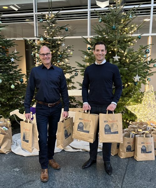 Mitarbeiterweihnachtsaktion „Wir helfen“ für den Tafelladen Göppingen.
